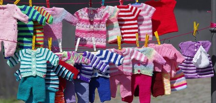 Детскую одежду, которую опасно надевать малышам, обнаружили барановичские специалисты Госстандарта. Как она выглядит?