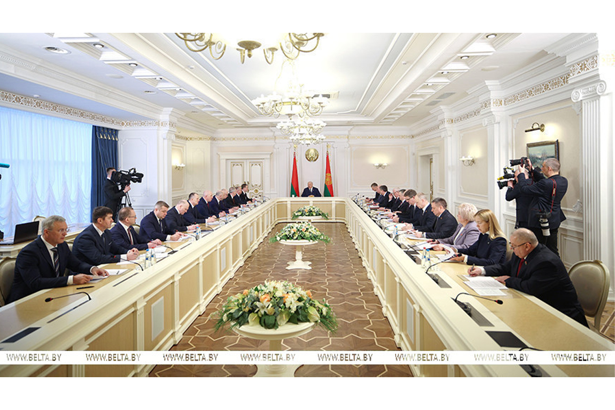 Лукашенко требует четко разделить обоснованное и необоснованное посредничество